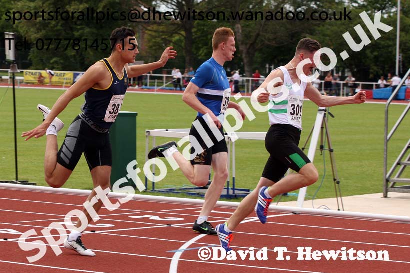 Under-17 mens 100 metres. Photo: David T. Hewitson/Sports for All Pics